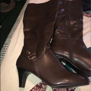 Women’s size 11 Boots
